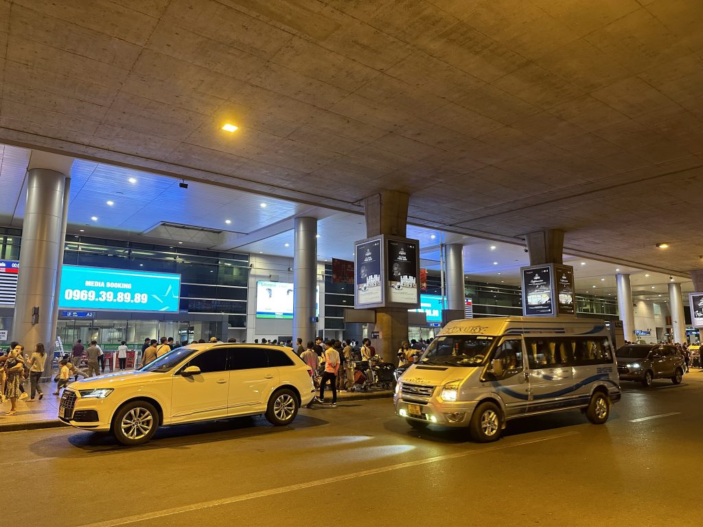 Cho Thuê Xe Đưa Đón Sân Bay Tân Sơn Nhất