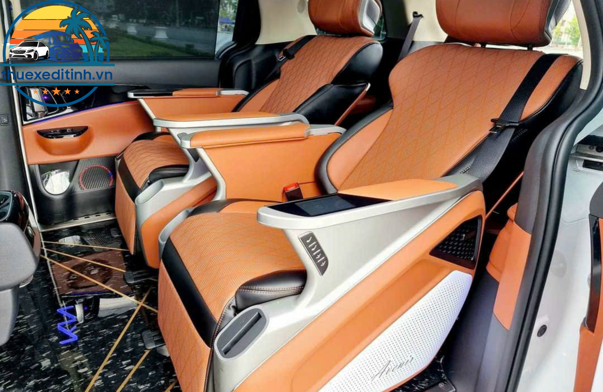 Nội thất xe 7 chỗ Kia Carnival Limousine