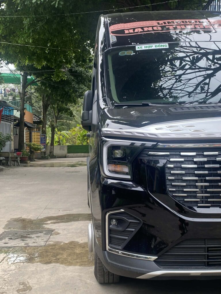 Thuê xe limousine 16 chỗ Hamy Travel