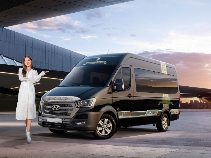 Xe Limousine 9 chỗ Hamy Travel đưa đón sân bay Tân Sơn Nhất
