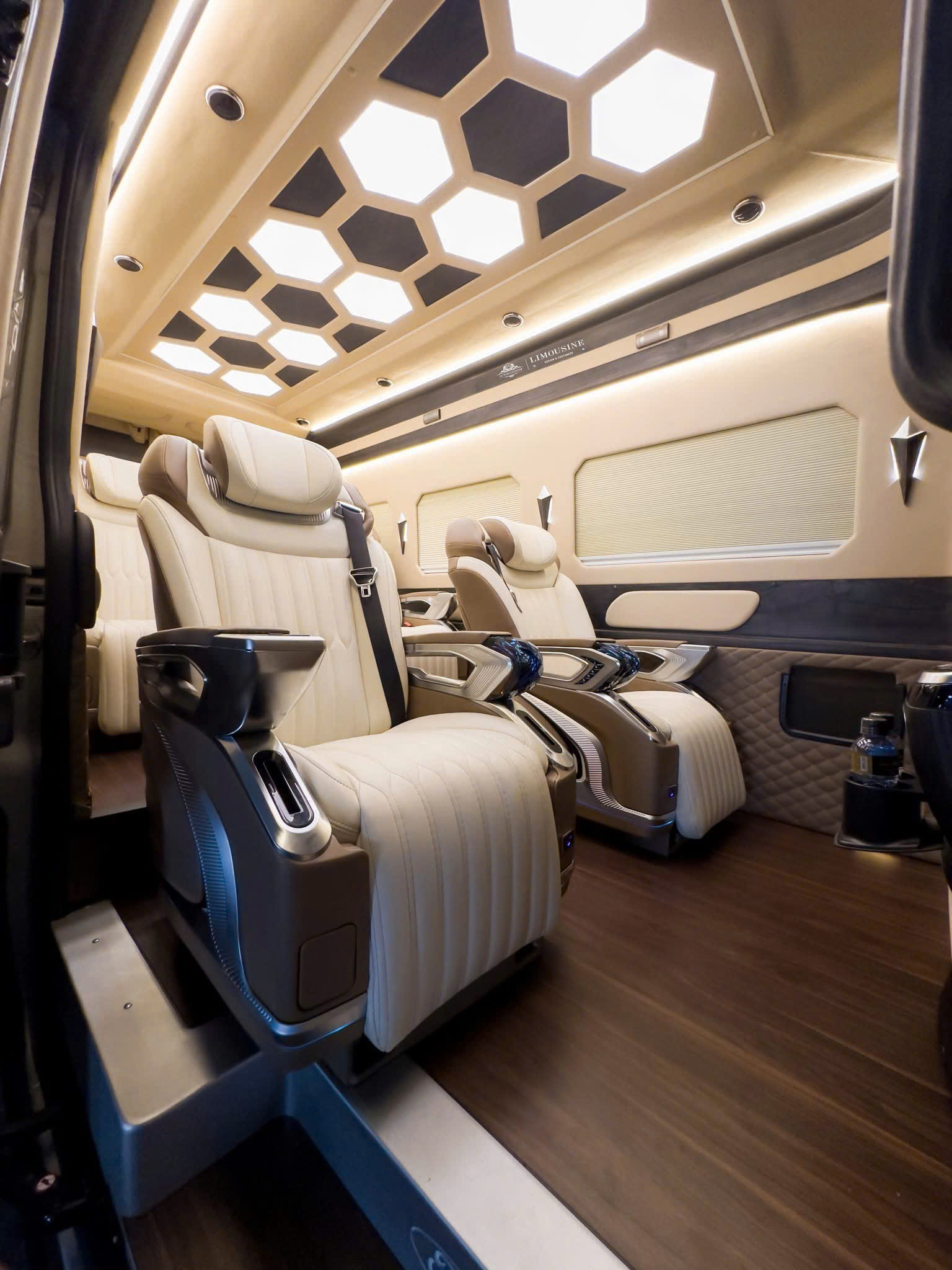 xe limousine ghế massage