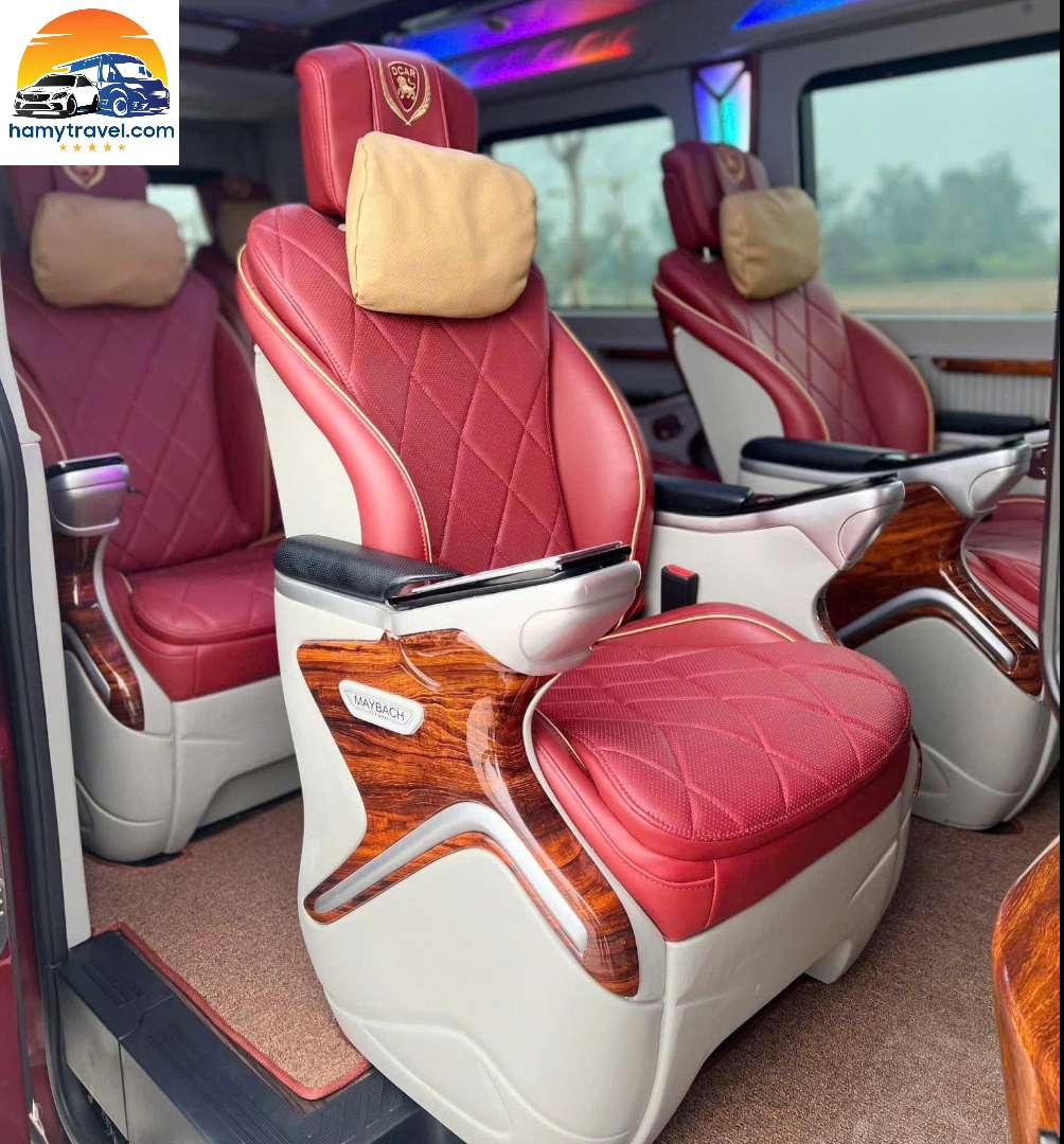 bên trong xe limousine