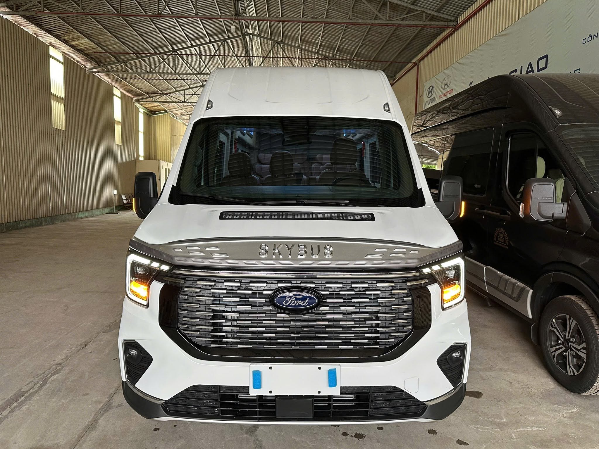 Thuê xe Limousine 9 chỗ Thuê xe Limousine 9 chỗ