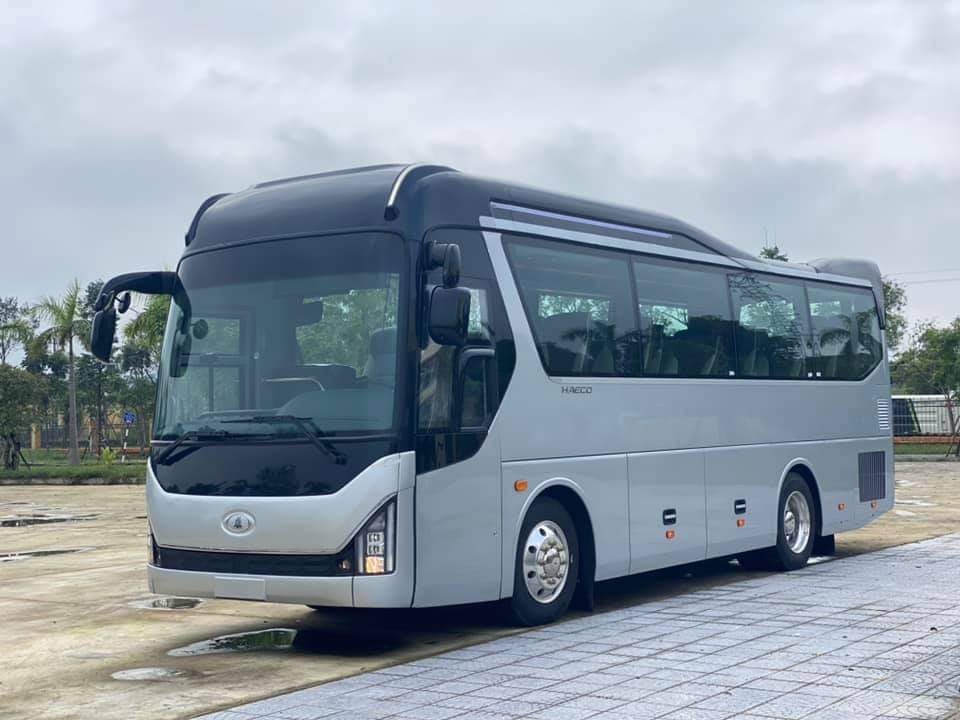 Xe-Universe-Haeco-29-chỗ