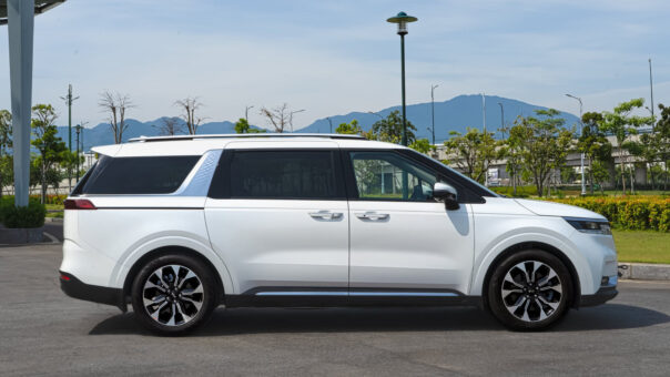 kia-carnival-2-1633513233748644096397-crop-16335132490401800460491