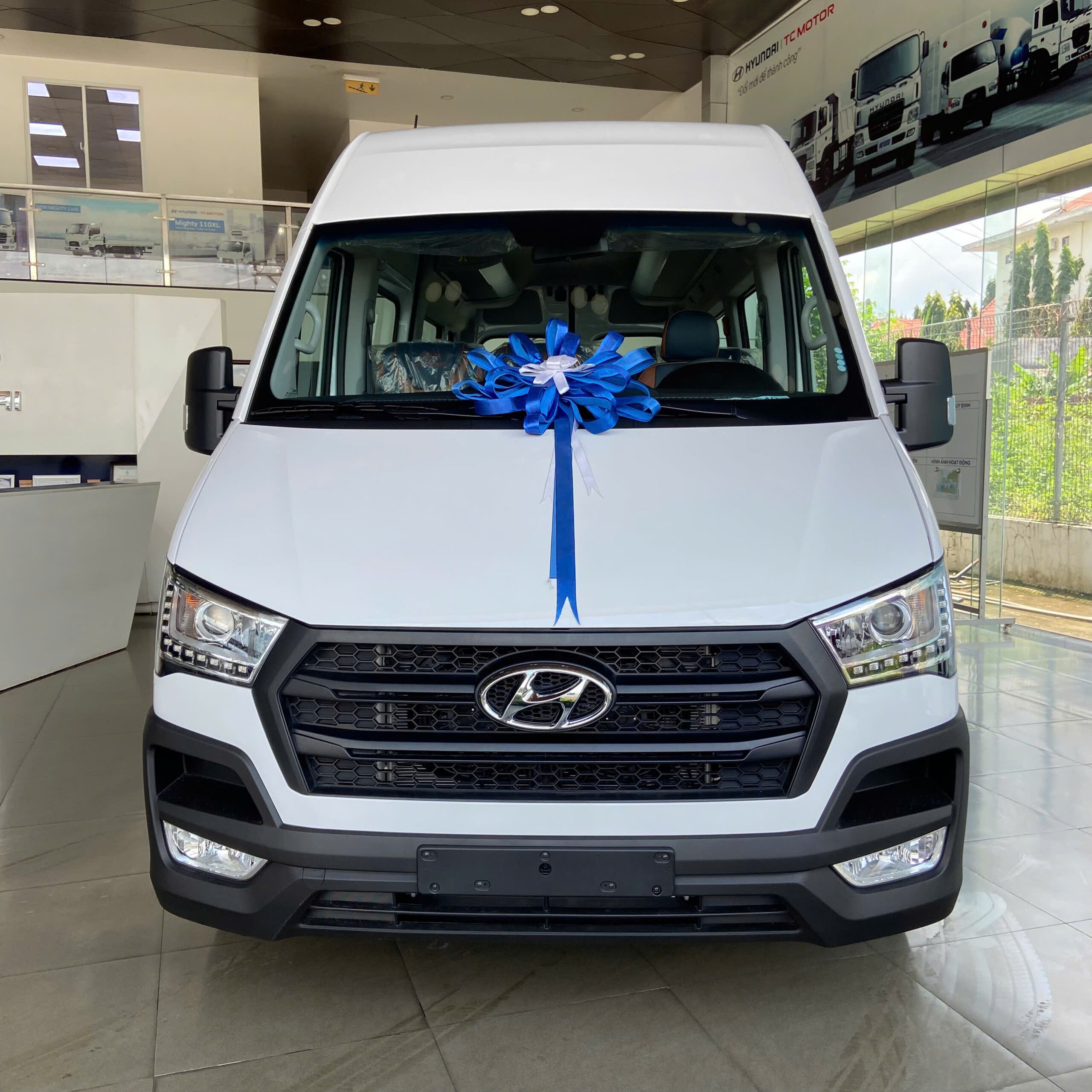 thue-xe-limousine-16-cho-tphcm1