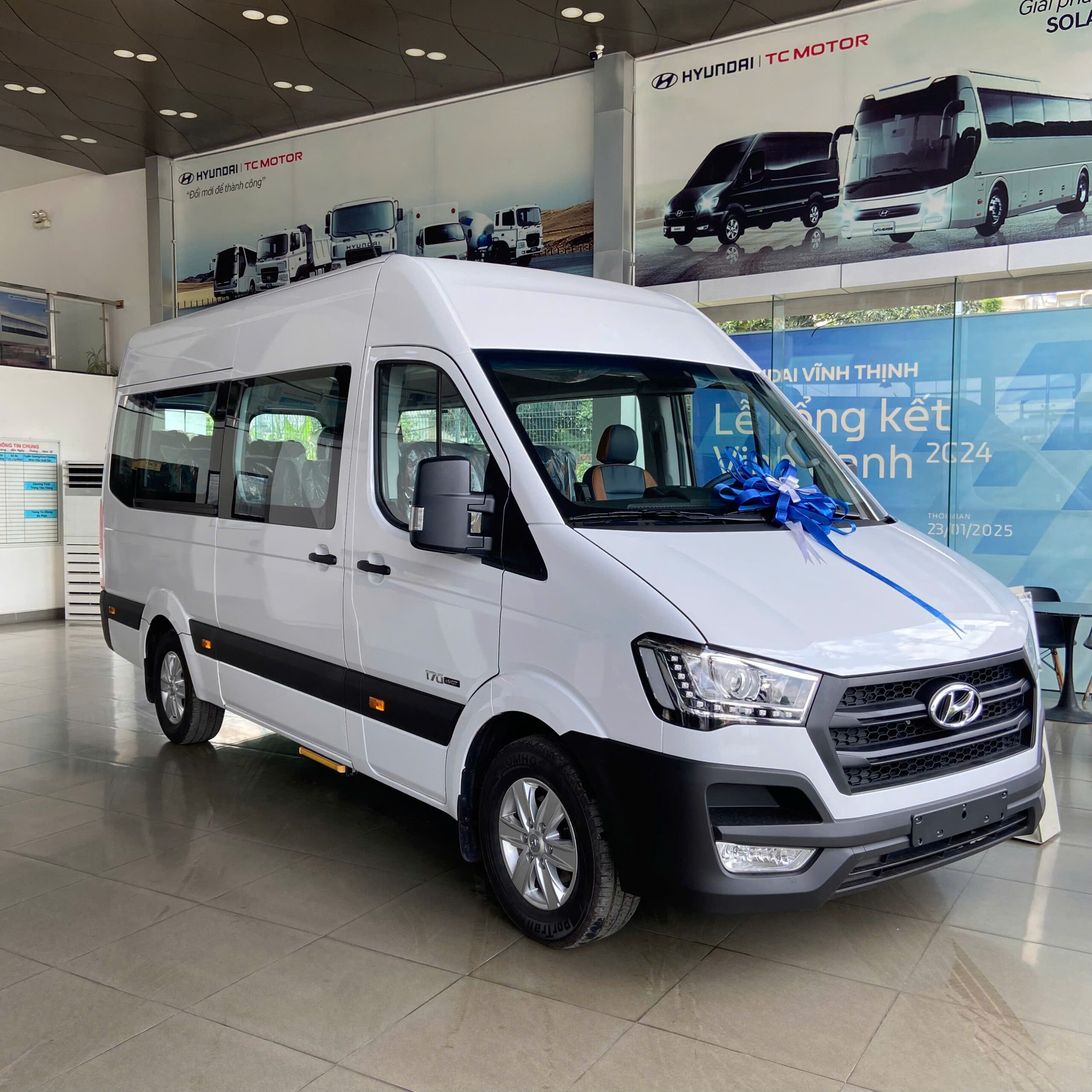 thue-xe-limousine-16-cho-tphcm2